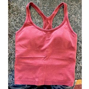 Lululemon Cropped Tank in Chianti Size 6.